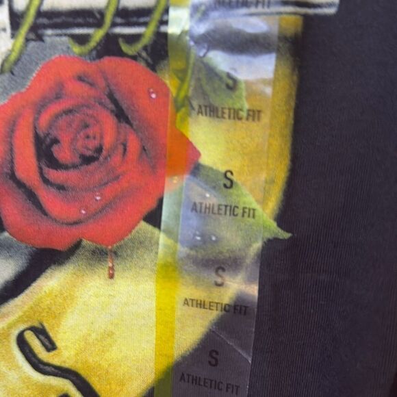 NWT-Guns N Roses Classic Logo T Shirt- Size small - Picture 6 of 7